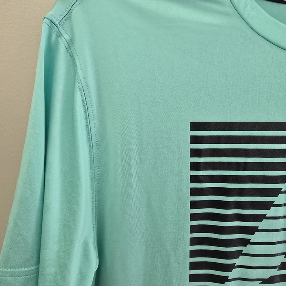 Reebok Boy's Dri-Fit Moisture Short Sleeve Cockatoo Black T Shirt Medium - Picture 3 of 5